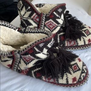 Patterned slippers